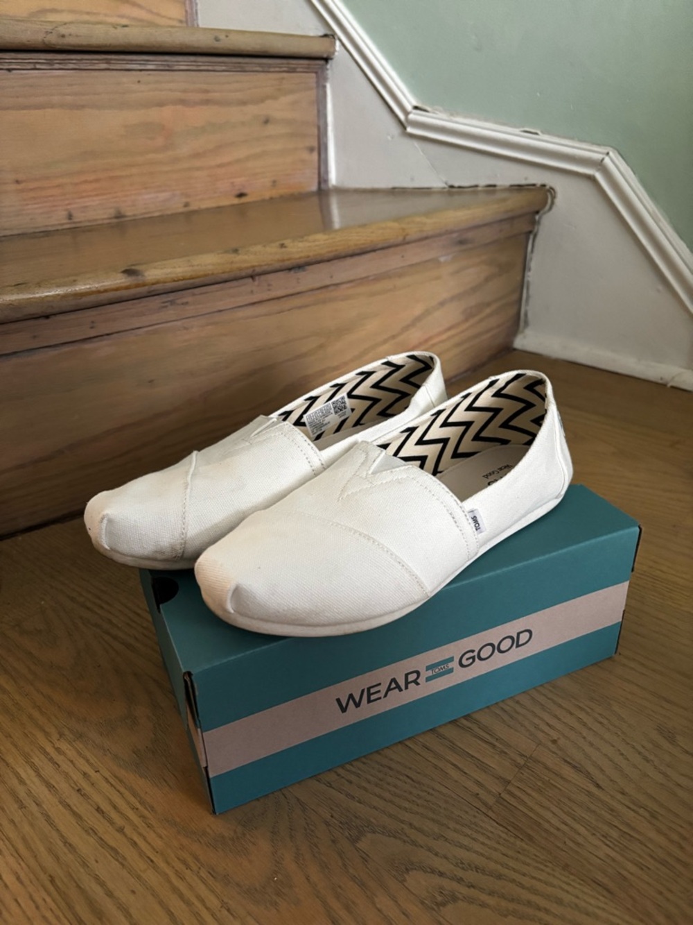 Toms Women's Slip-On Canvas Flats in White